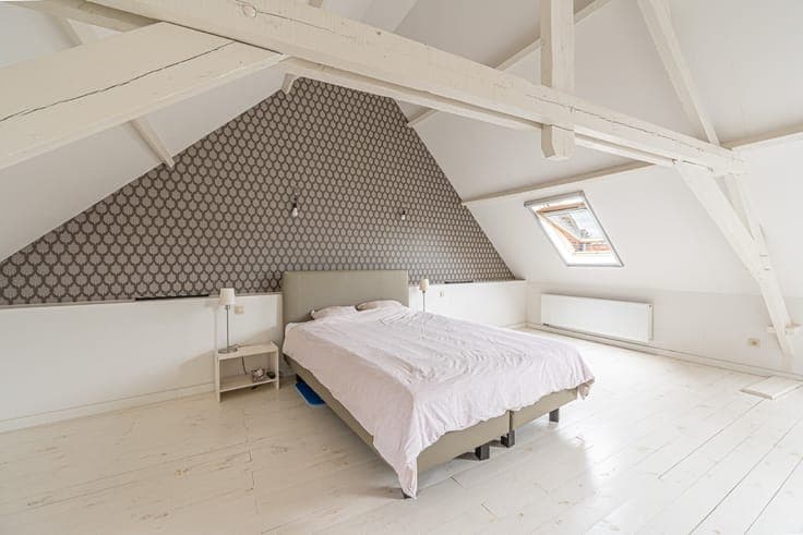 Ready-to-move-in, characterful house with 4 bedrooms and ci