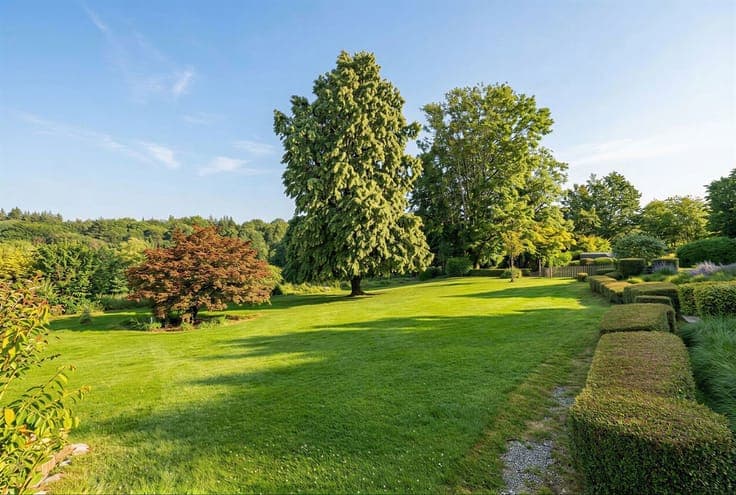 Stunning VILLA in a beautiful setting in Erpent