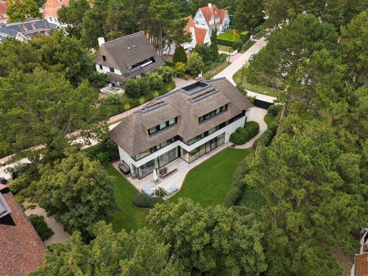 2023 thatched villa for sale in Binnenhof, Knokke-Zoute