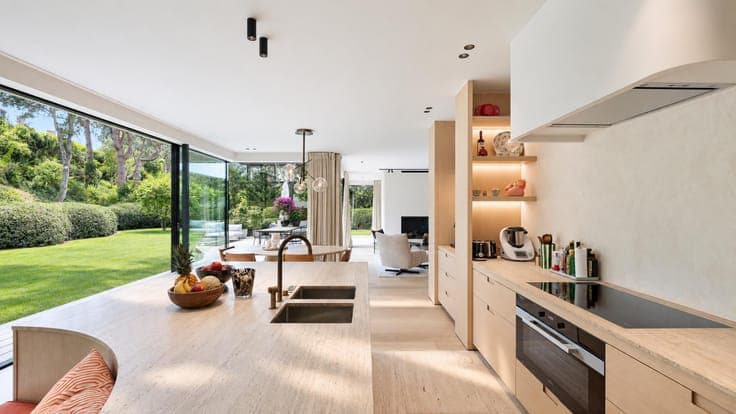 2023 thatched villa for sale in Binnenhof, Knokke-Zoute