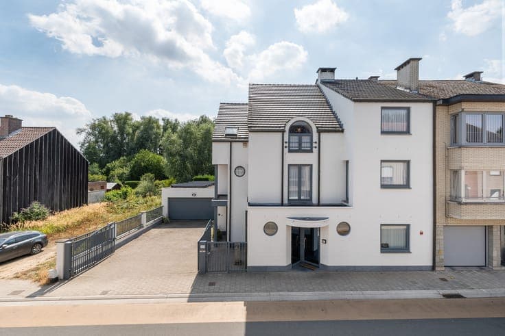 Exclusive home for sale in Denderleeuw