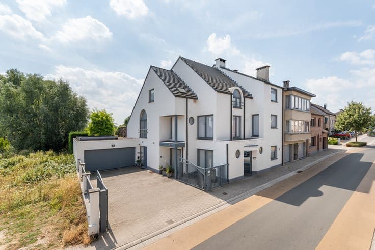 Exclusive home for sale in Denderleeuw