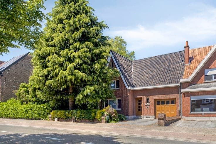 Charming family home on 1524m² for sale in Bissegem!