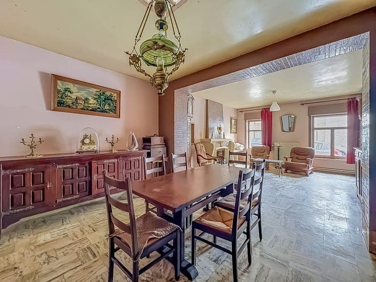 JOLIE MAISON PLEINE DE CHARME A RENOVER