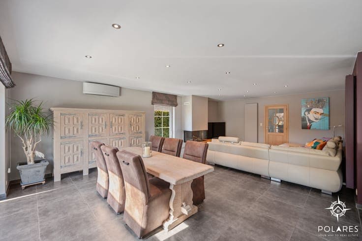 Beautiful villa with south-facing garden and holiday feeling