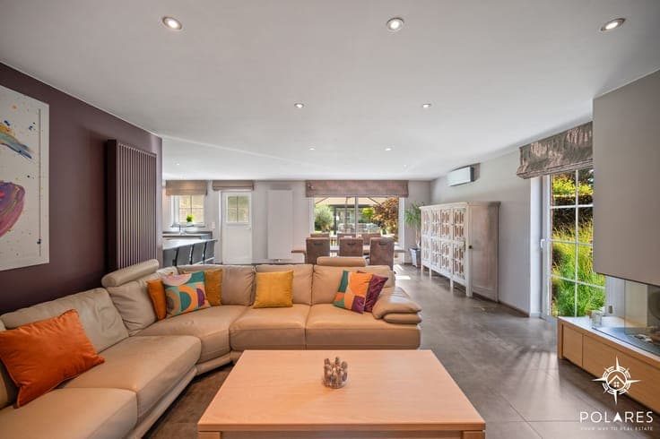 Beautiful villa with south-facing garden and holiday feeling