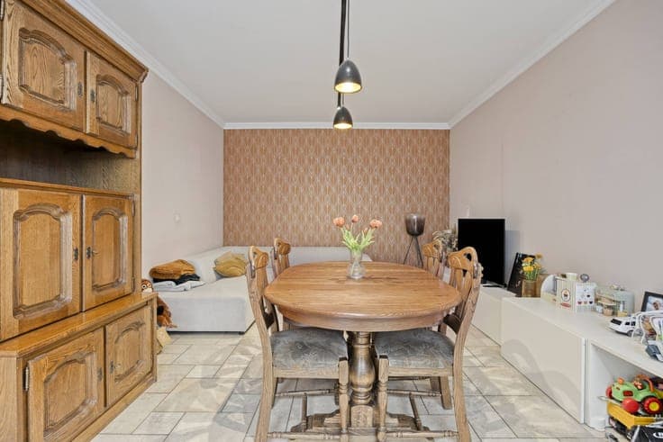 Commercial property with house, 6 bedrooms, for sale in the