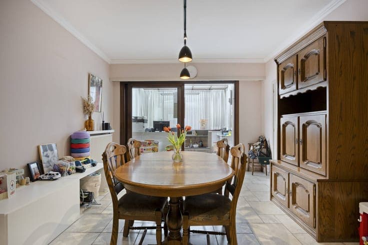 Commercial property with house, 6 bedrooms, for sale in the