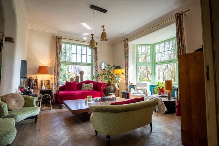 Exceptional villa on a 34-are plot with unique architecture