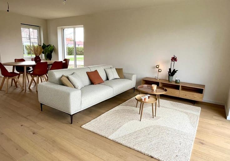 Detached villa with 3 bedrooms and office space