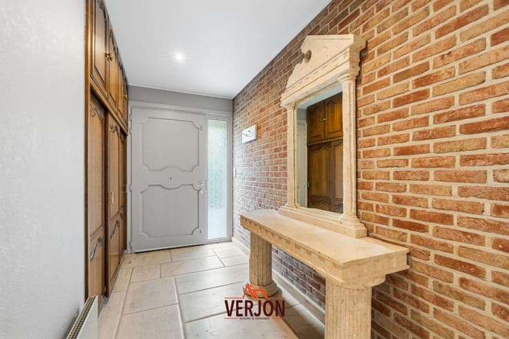Villa met 4 slaapkamers en dubbele garage in een doodlope...