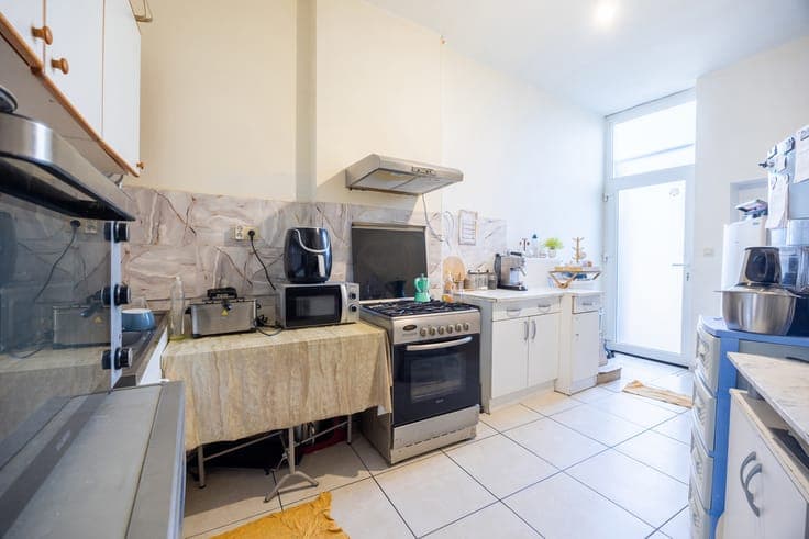 Two-sided house – 4 bedrooms with a courtyard in Charleroi