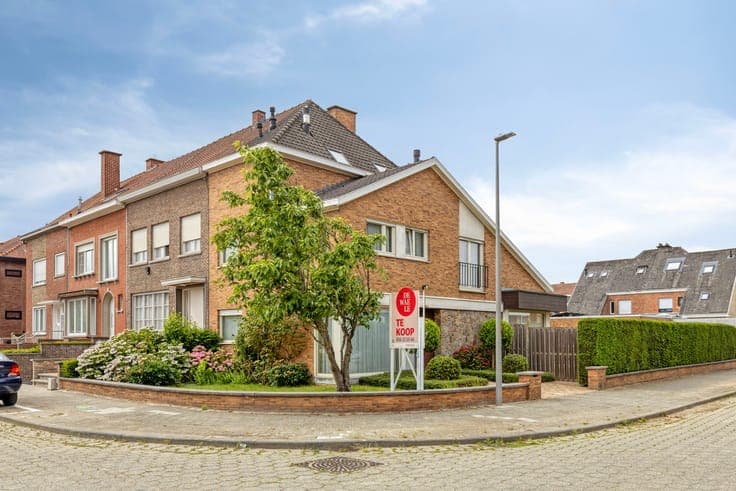 Spacious family home in a prime location in Kortrijk