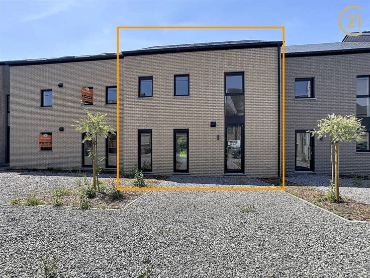 Maison 2 façades avec jardin proche de la Meuse