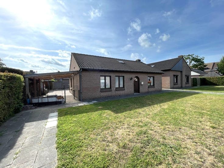VRIJSTAANDE woning met GARAGE, veranda en tal van mogelij...