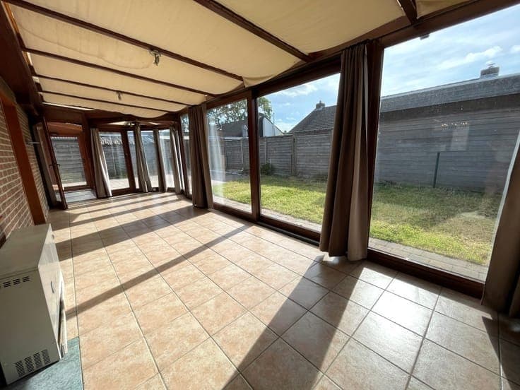 VRIJSTAANDE woning met GARAGE, veranda en tal van mogelij...