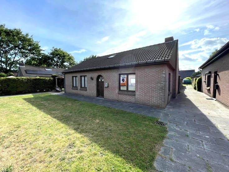 VRIJSTAANDE woning met GARAGE, veranda en tal van mogelij...