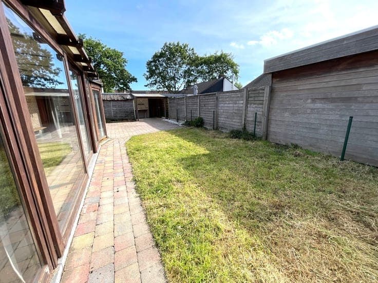 VRIJSTAANDE woning met GARAGE, veranda en tal van mogelij...