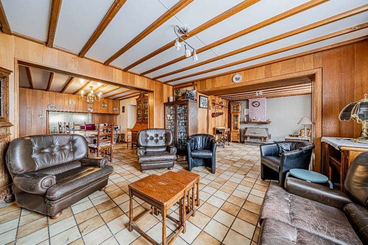 Maison individuelle avec 4 chambres et un grand terrain