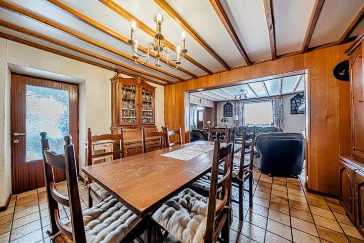 Maison individuelle avec 4 chambres et un grand terrain