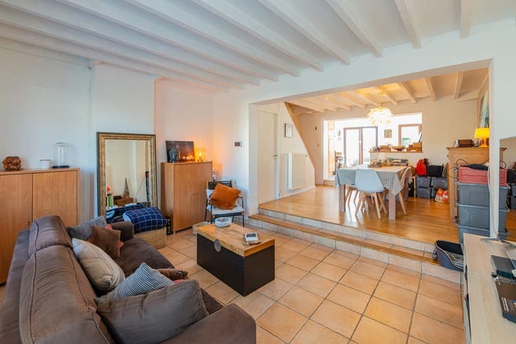Ready-to-move-in 2-bedroom house with sunny garden
