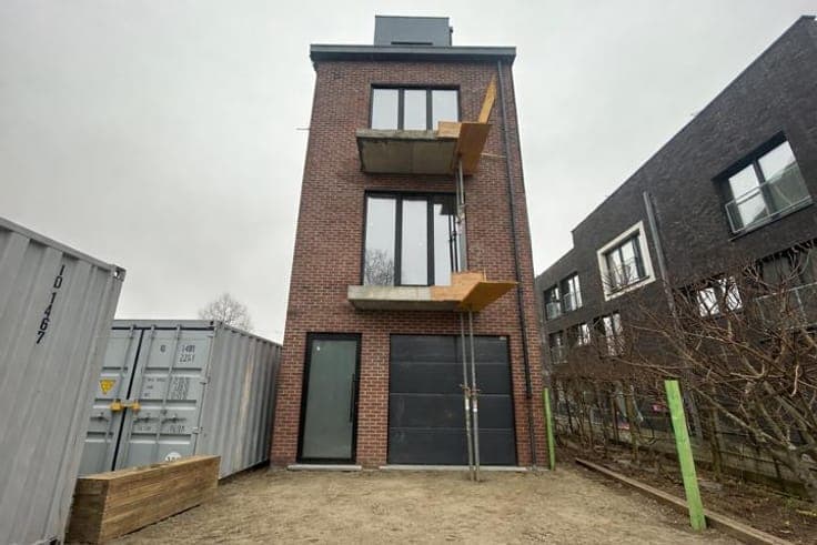 HAREN – HOUSE WITH 6 BD AND 2 BTH, GARAGE AND GARDEN