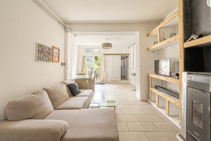 Bright house with 4 bedrooms and sunny garden in Menen