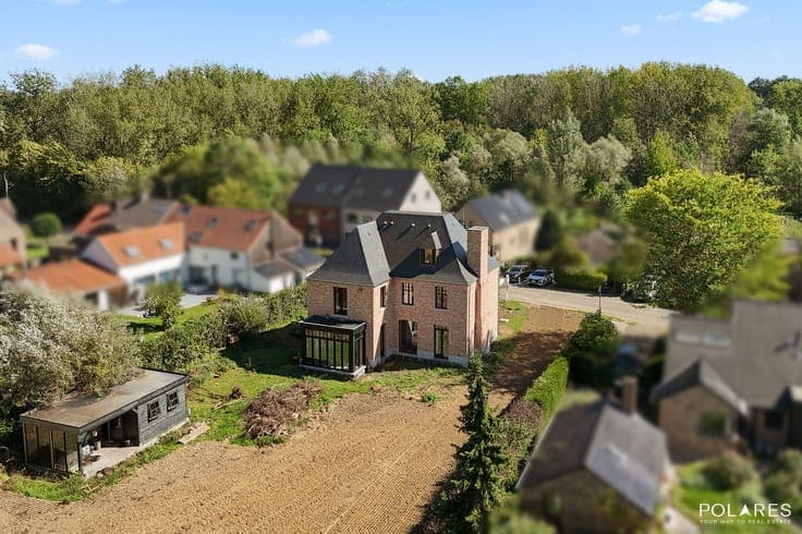 Exceptional villa on 27are