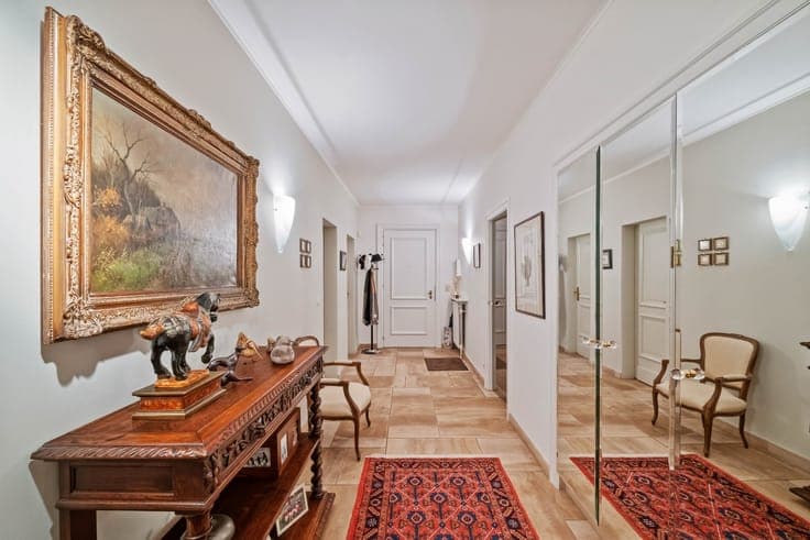 LUXURIOUS VILLA with DOUBLE GARAGE, BEAUTIFULLY LANDSCAPED