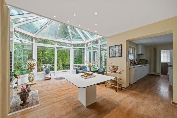 LUXURIOUS VILLA with DOUBLE GARAGE, BEAUTIFULLY LANDSCAPED
