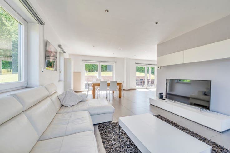 4-bedroom villa in excellent condition with swimming pool in
