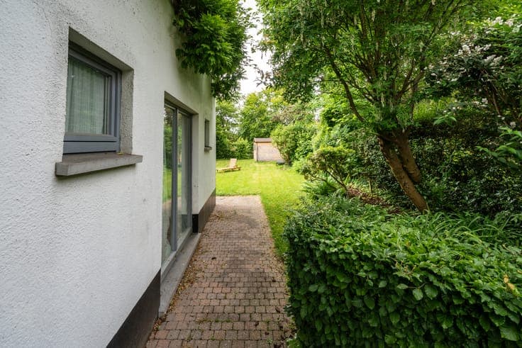4-Bedroom House with Annex in Stockel