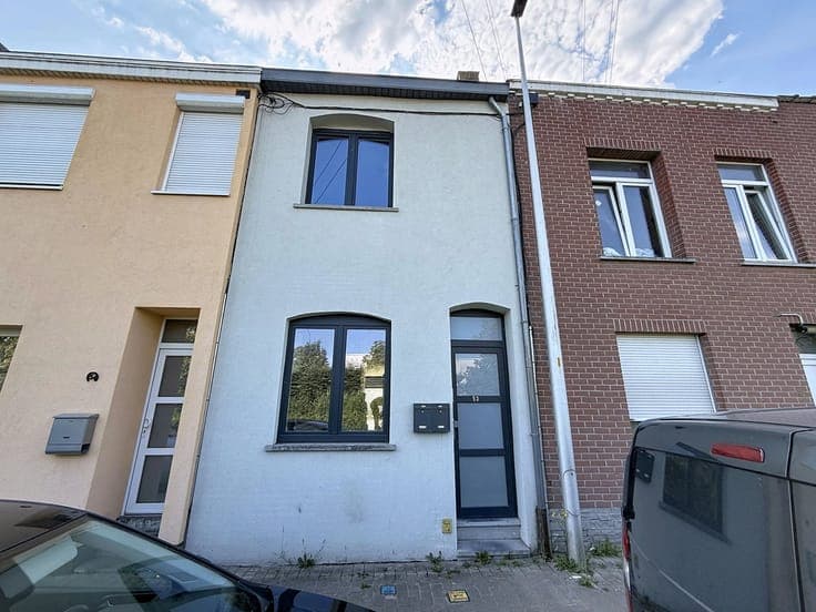 RENTAL BUILDING OF 2 RECOGNIZED UNITS - RENOVATED IN 2022