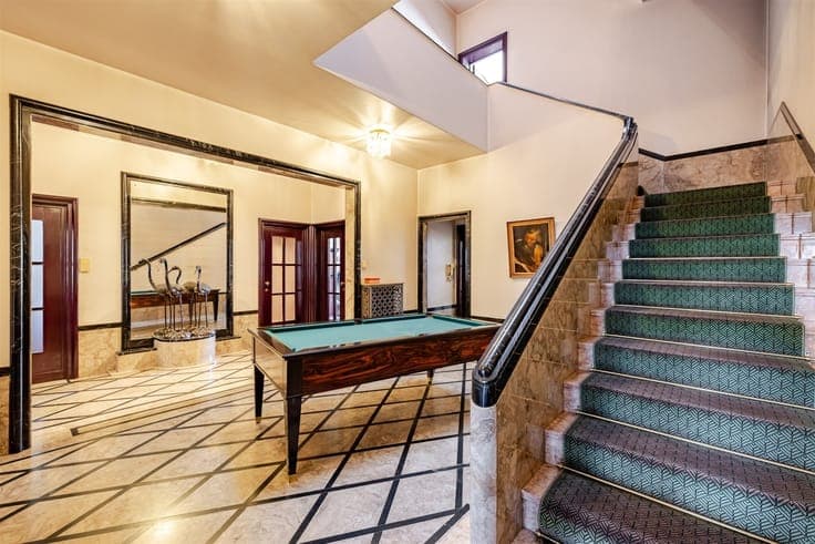 Characterful townhouse with authentic
