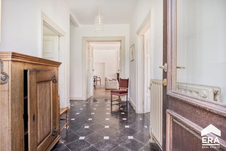 CHARMING MANOR HOUSE IN THE CENTRE OF MARBAIS