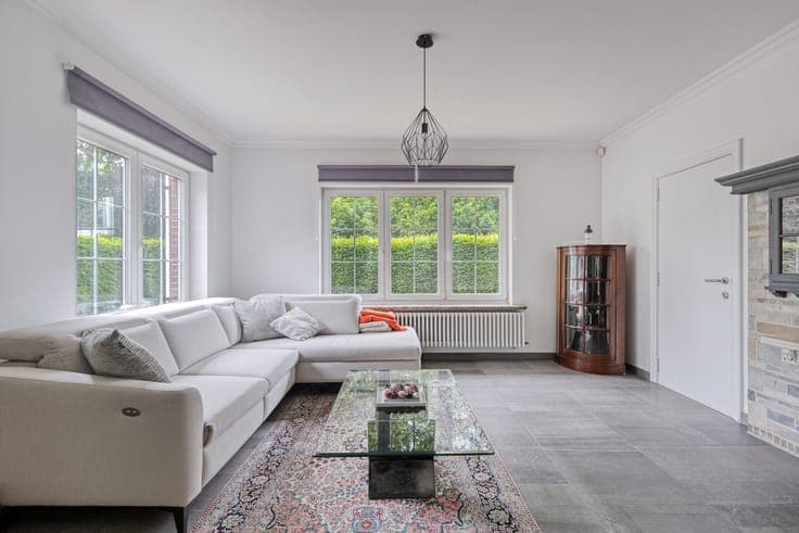 Instapklare halfopen gezinswoning met 3 slaapkamers, gara...