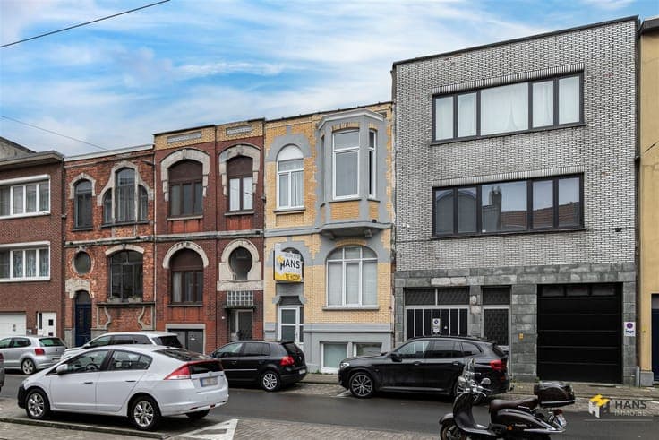 Move-in ready house (287 m²) with 3 bedrooms, 2 bathrooms an