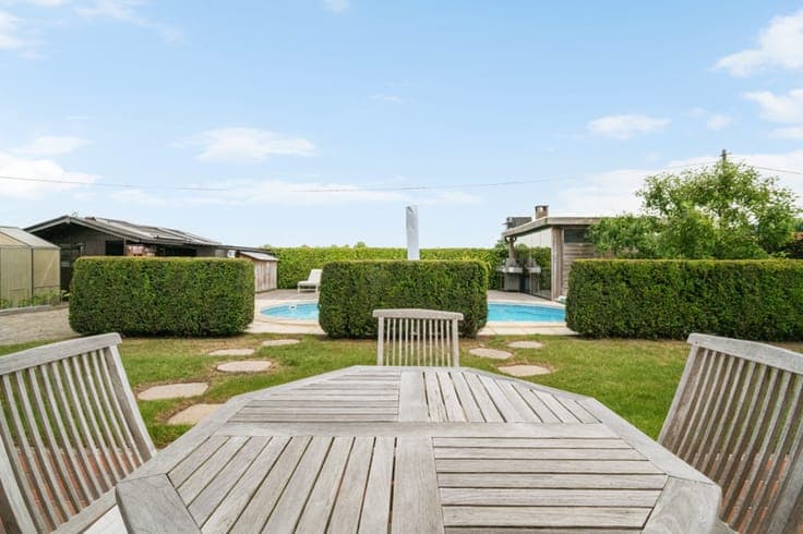 Family home with swimming pool for sale in Evergem