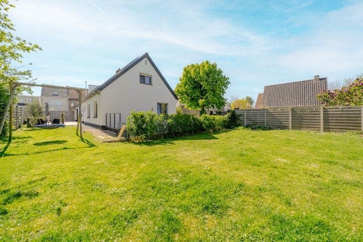 Spacious, move-in ready home in a quiet location in Mariake…