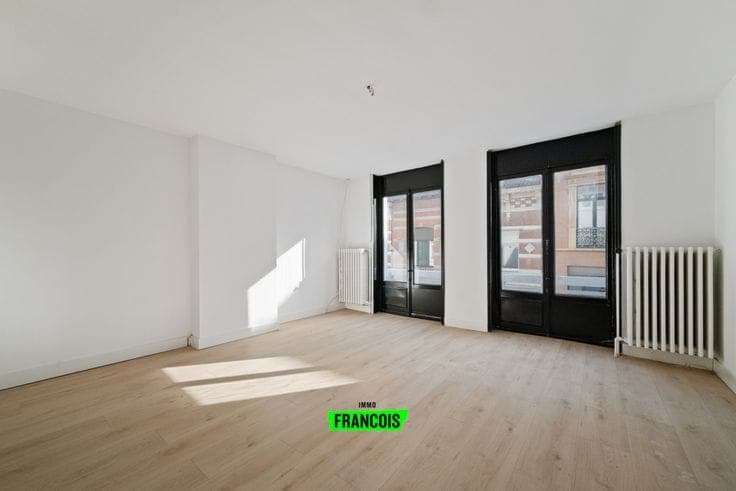 Spacious family home near Petit Paris, Ostend.