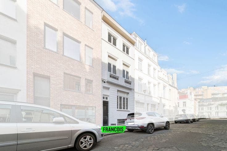 Spacious family home near Petit Paris, Ostend.