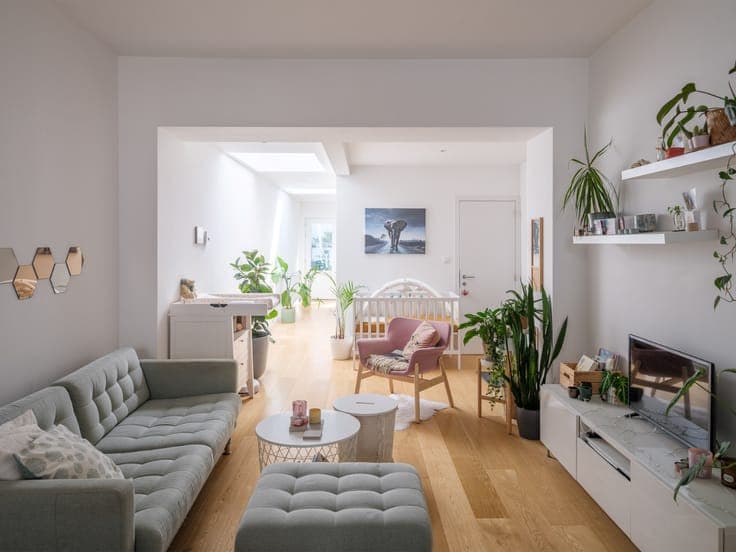 Bright city house with a courtyard, near the Coupure.