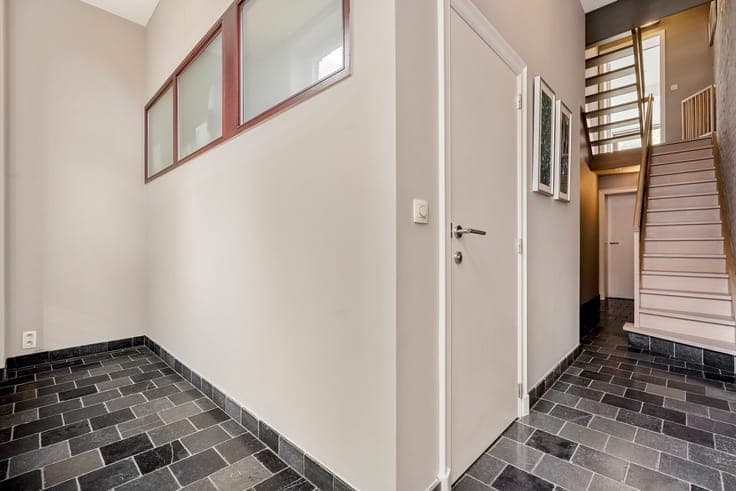 Grondig en stijlvol gerenoveerde burgerwoning met 5 slaap...