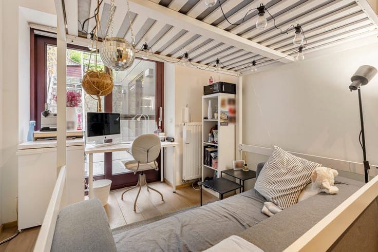 Grondig en stijlvol gerenoveerde burgerwoning met 5 slaap...