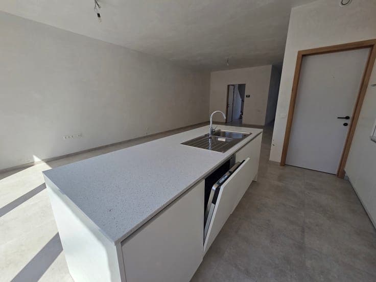 Nieuwbouwwoning met 4 slaapkamers!