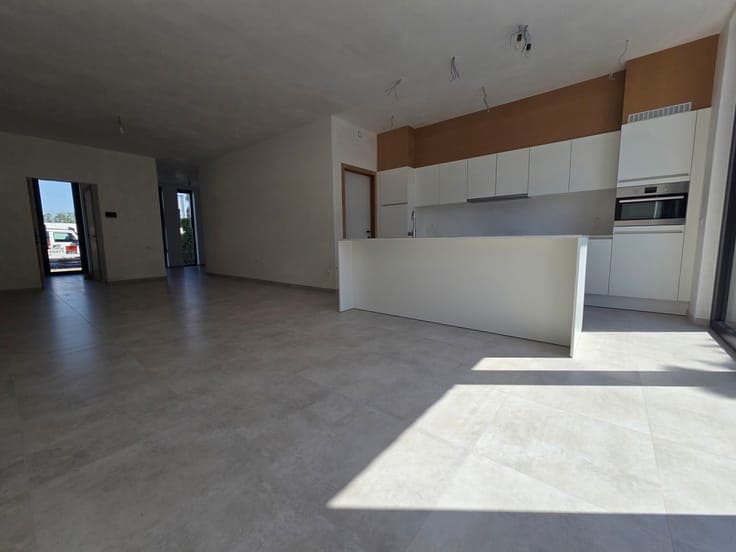 Nieuwbouwwoning met 4 slaapkamers!