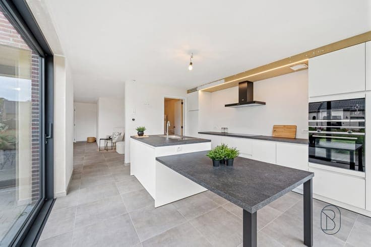High-quality, modern, and spacious newly built home with 3 b