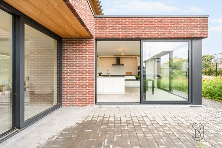 High-quality, modern, and spacious newly built home with 3 b