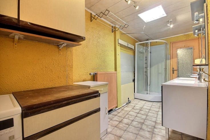 Maison spacieuse à conforter avec jardin et trois chambres
