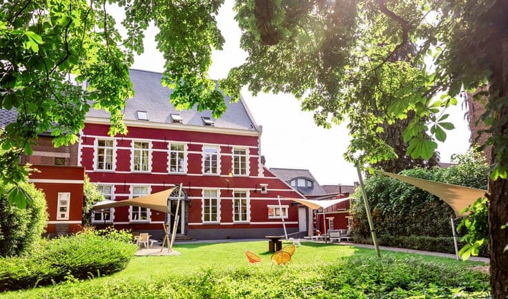 Exceptional income-generating property!